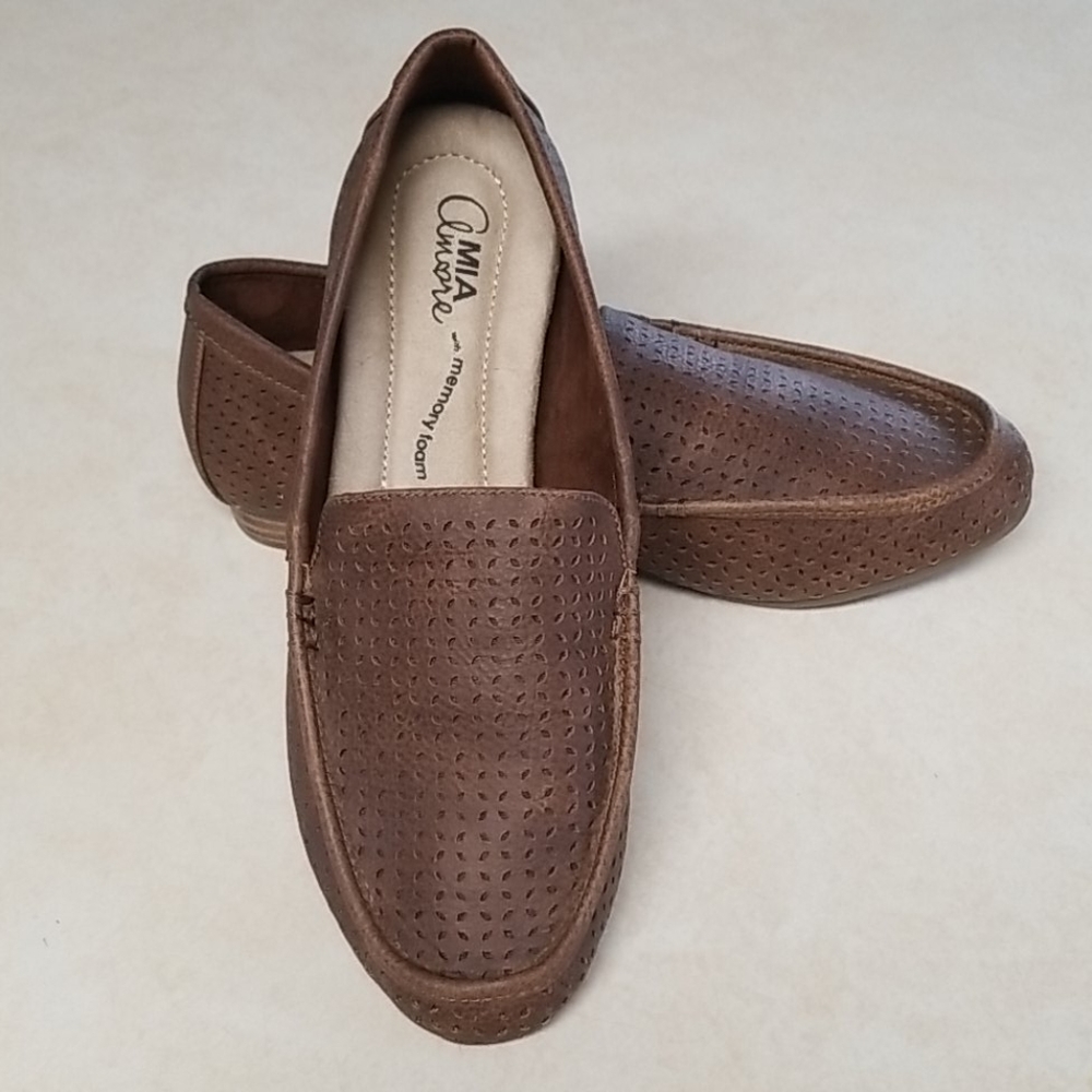 MIA Amore Monaa Women's Loafers Size 9 Brown Perforated Comfort Flats NEW - Picture 2 of 10